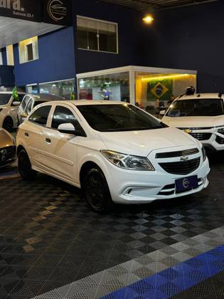 CHEVROLET ONIX 1.0 MPFI LS 8V FLEX 4P MANUAL CHEVROLET ONIX 1.0 MPFI LS 8V FLEX 4P MANUAL